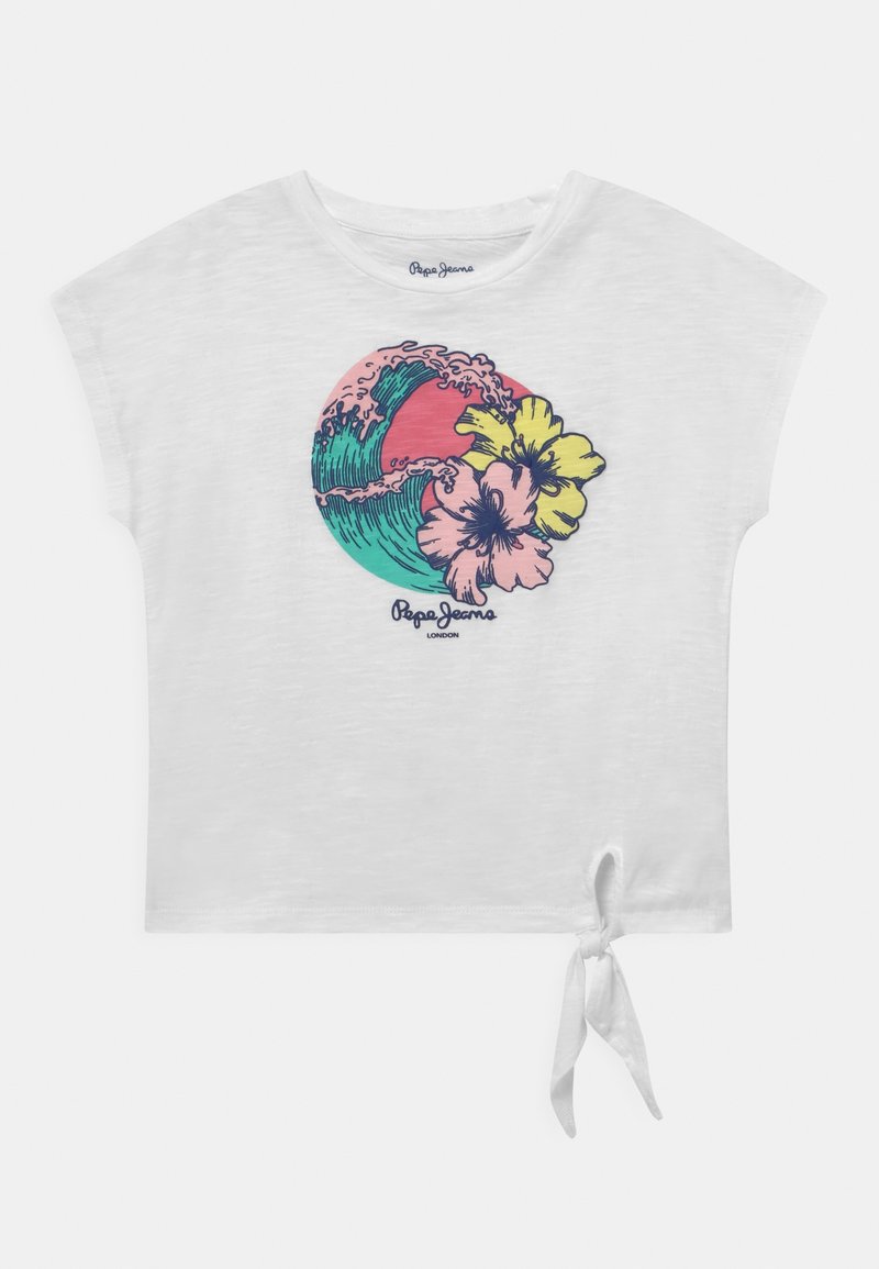 Camiseta blanca de manga corta con dobladillo atado. Presenta un estampado gráfico colorido de olas y flores en tonos rosa, verde y amarillo.