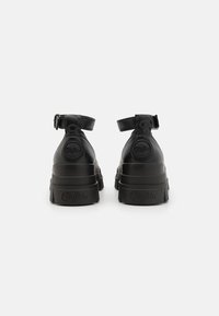 Buffalo ASPHA - Saltos plataforma - black