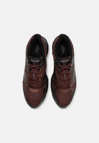 Saucony RIDE MILLENNIUM UNISEX - Baskets basses - brown/metallic