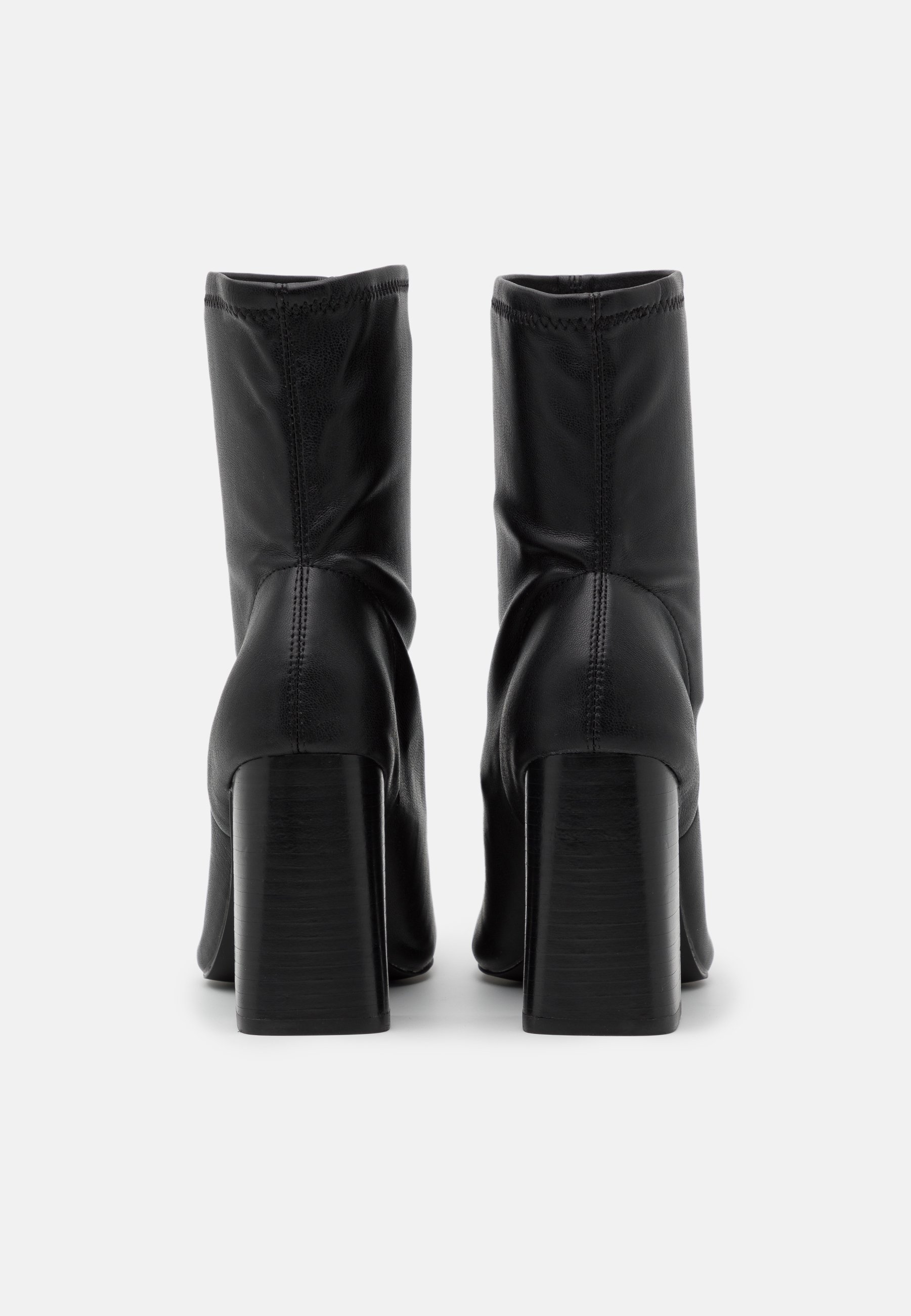 thigh high boots twitter