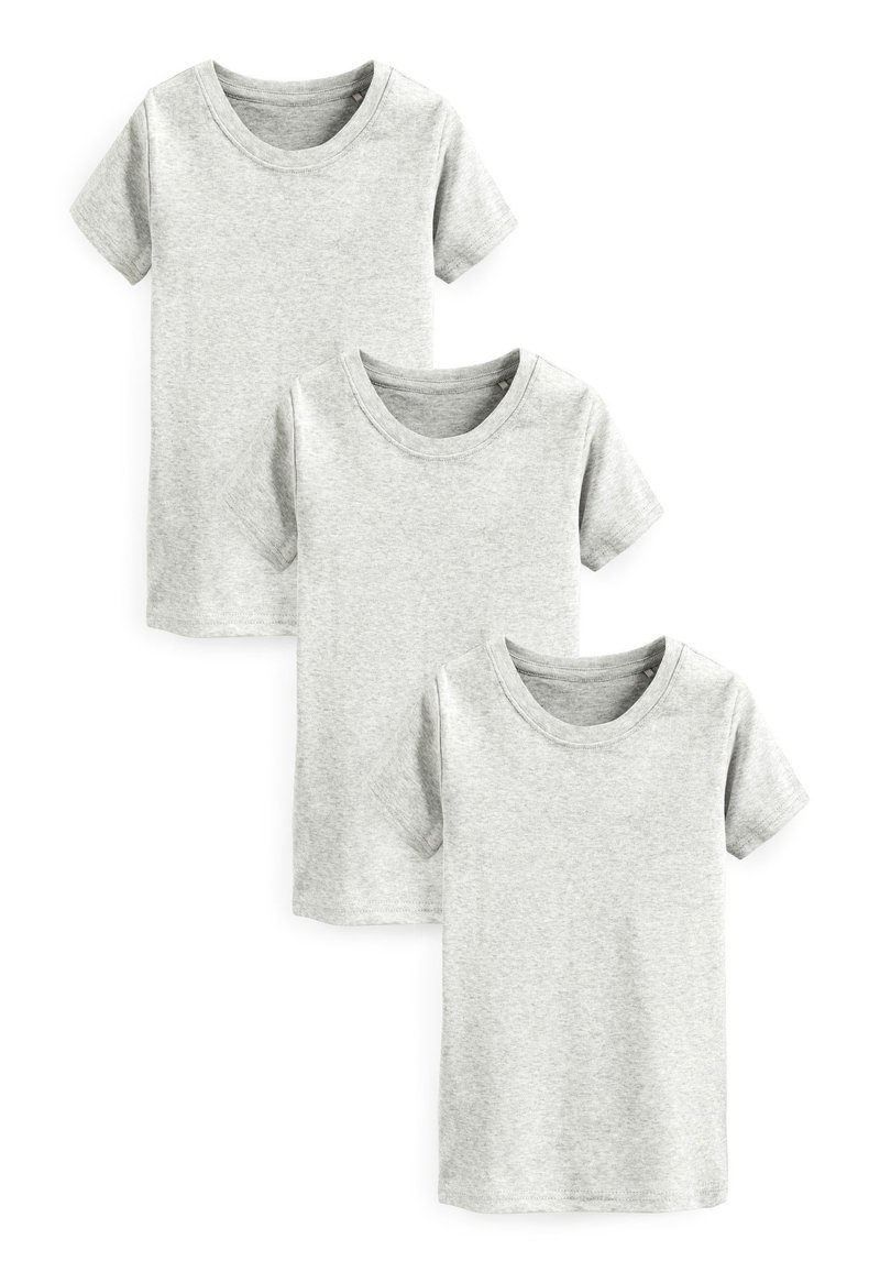 Trois t-shirts à manches courtes en coton gris clair, avec un col rond et une texture douce. Design simple sans motifs ni accents.