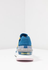 New Balance Sneakers - blue