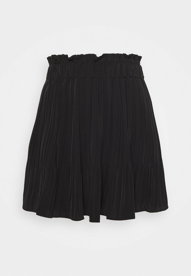 Jupe plissée noire avec une taille froncée élastiquée à volants et une silhouette évasée sur un fond uni.