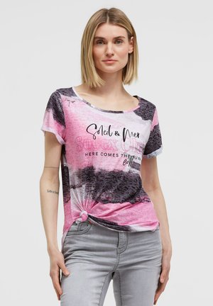 Soccx, SOCCX AUSBRENNER-SHIRT MIT ALL OVER PRINT UND KNOTENSAUM - Print T-shirt - vivid pink