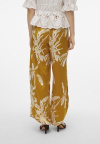 Aware VMKEILA PANTS - Hlače - chai tea/bonni