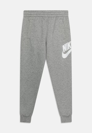 Szürke pamut melegítőnadrág, elasztikus derékkal, oldzsebekkel, bordás mandzsettákkal és egy fehér Nike logóval, ami a bal lábszáron található.
