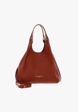 Borsa a mano in pelle rossa con superficie texture, corpo spazioso e manici corti, dotata di una tracolla rimovibile e di un logo sul davanti.