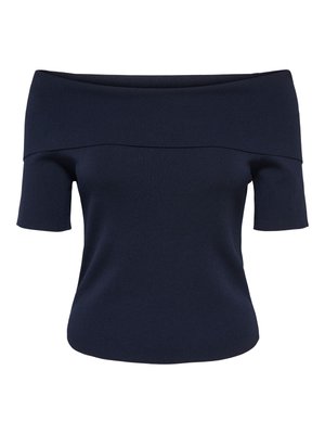 Granatowy sweter dzianinowy z odkrytymi ramionami, krótkimi rękawami i szerokim, podwójnym kołnierzem.