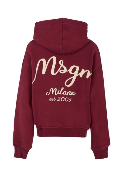Felpa borgogna con una finitura morbida e testurizzata. Presenta una scritta in corsivo bianco che recita "Msgm Milano est 2009" sul retro. Design classico con cappuccio.