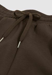 Reiss REGULAR FIT - JOANNA INTERLOCK DRAWSTRING  - Tréningruha alsók - chocolate