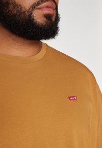 Levi's® Plus BIG ORIGINAL TEE - T-shirts basic - dark ginger