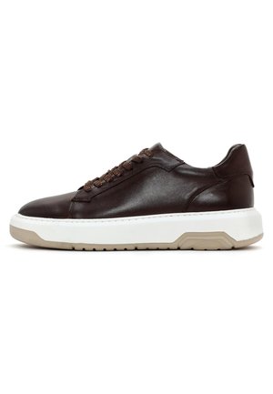 Baskets basses - brown