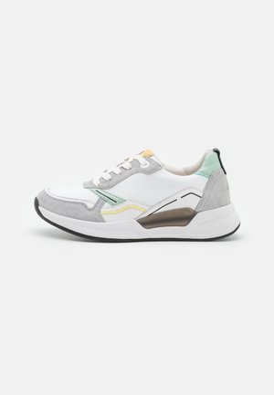 Tenisky - white