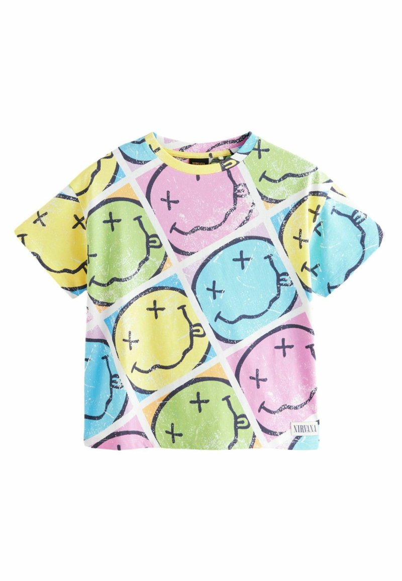 T-shirt blanc à manches courtes avec un imprimé multicolore de visages souriants dans des carrés. Les couleurs comprennent le rose, le jaune, le vert et le bleu.