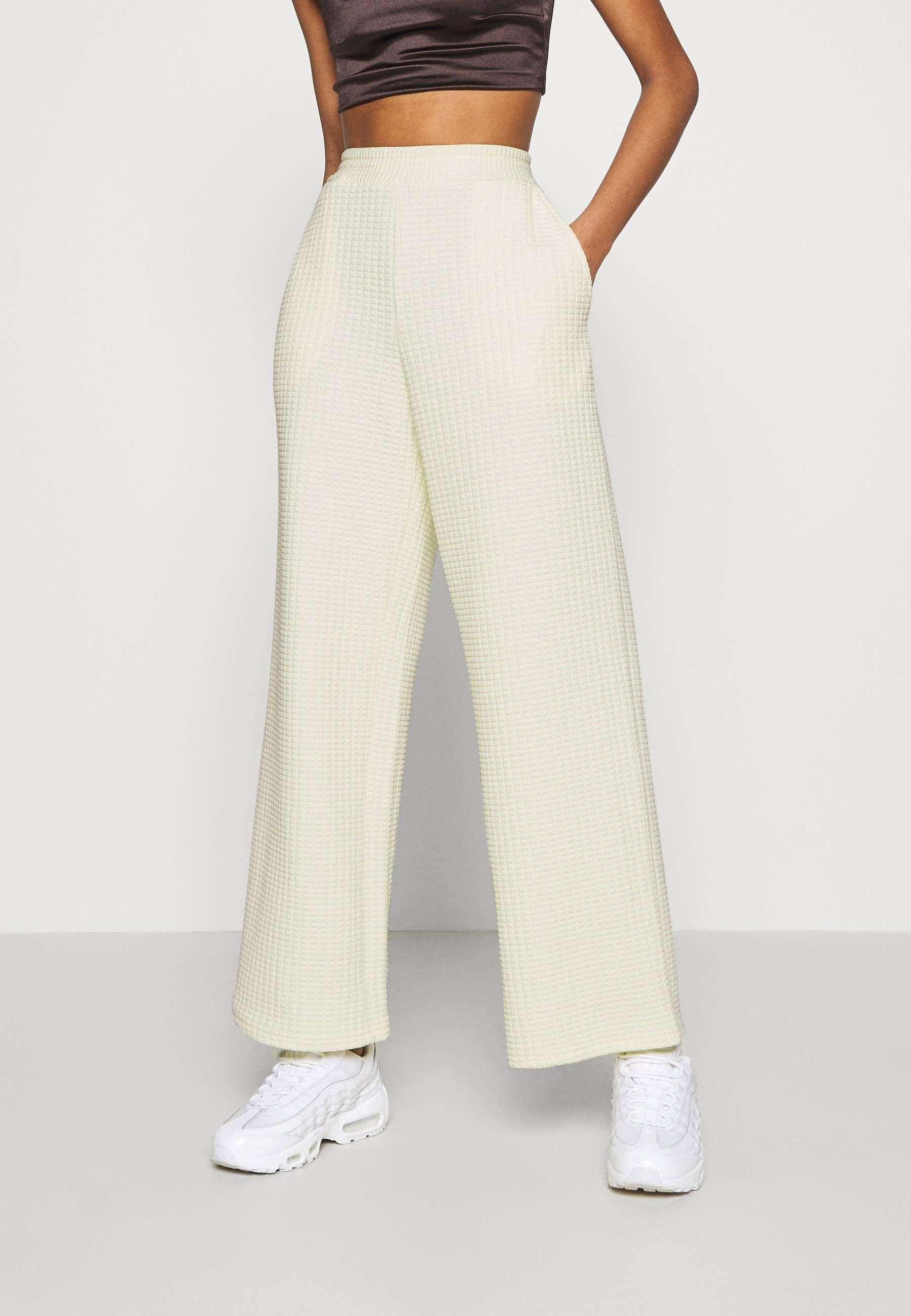 Monki - Pantalon ajusté décontracté - Noir