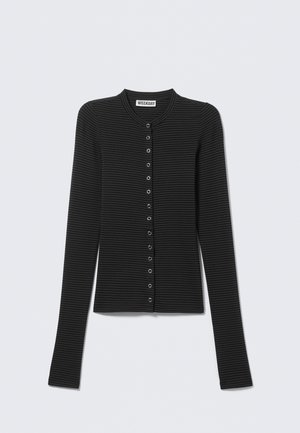 Cardigan noir à manches longues avec un col rond, des rayures verticales et des boutons sur le devant. Présente une coupe ajustée et une texture textile douce.