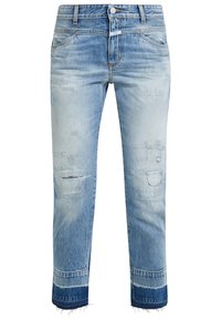 Jeans de mezclilla azul claro con detalles desgastados, dobladillos deshilachados y un corte ajustado. Presentan costuras en contraste y un diseño de cinco bolsillos.