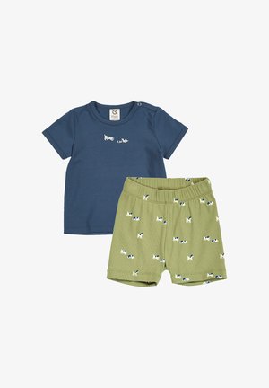 Zweiteiliges Set für Kleinkinder mit einem marineblauen Kurzarmshirt mit kleinen Hündchen-Motiven und olivgrünen Shorts, die mit Hundemustern bedeckt sind.