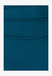 Valitud, teal
