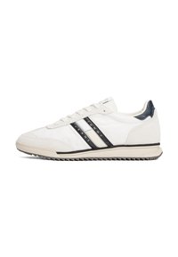 RETRO RUNNER CLEATED - Baskets basses - black