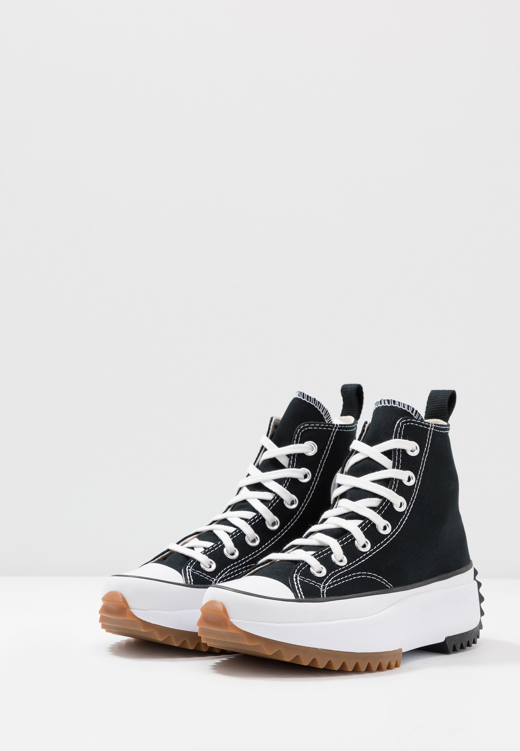 chuck taylor all star hiker high top