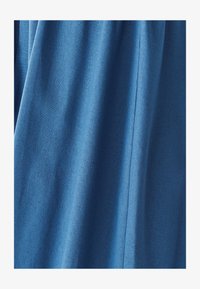 Izbrano, petrol blue