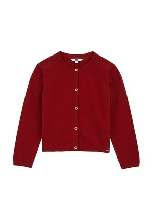 Roter langärmliger Strick-Cardigan mit rundem Ausschnitt und sechs beigen Knöpfen vorne, flach auf einem weißen Hintergrund ausgelegt.