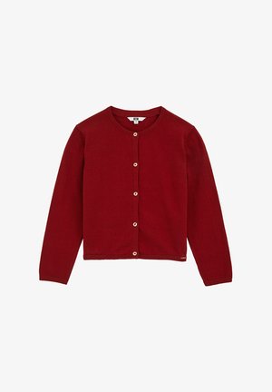 Crvena dugmaduga pletena kardigan sa okruglim dekolteom i šest bež dugmadi na prednjoj strani, postavljena ravno na bijeloj pozadini.