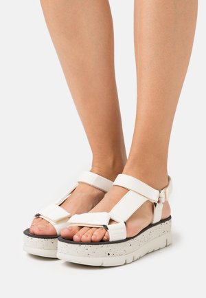 ORUGA UP - Sandalen met plateauzool - white