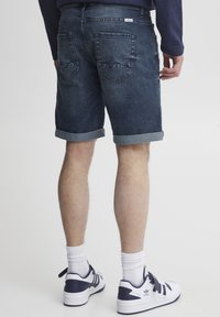 Blend BHDENIMSHORTS SLIM/ REGULAR FIT - Farkkushortsit - denim dark blue