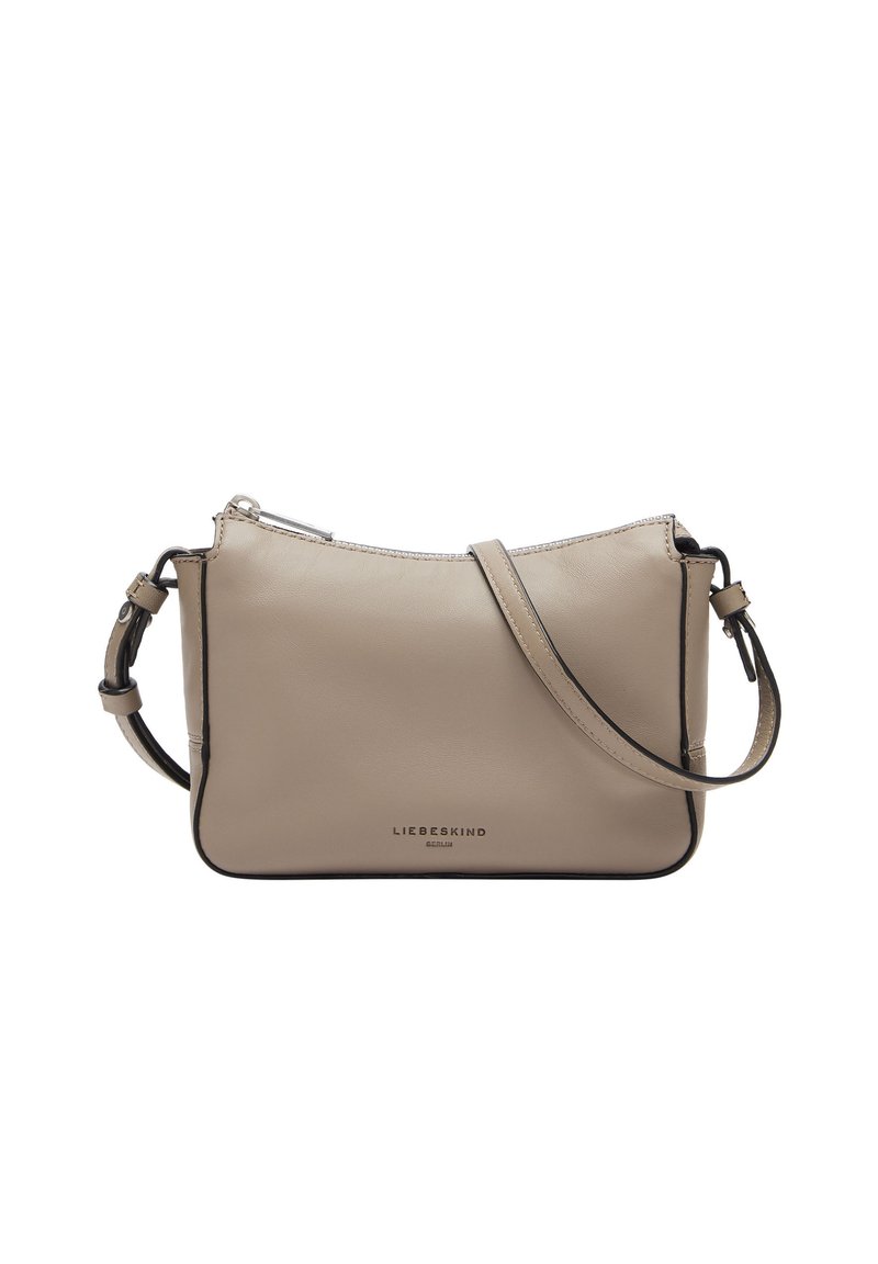 Borsa a tracolla in pelle beige con forma strutturata, tracolla regolabile e dettaglio logo discreto. Presenta una chiusura con zip e una texture liscia.