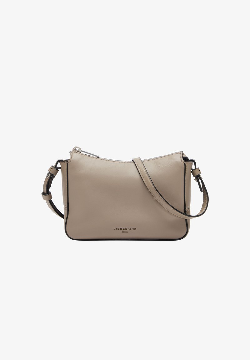 Borsa a tracolla in pelle beige con forma strutturata, tracolla regolabile e dettaglio logo discreto. Presenta una chiusura con zip e una texture liscia.