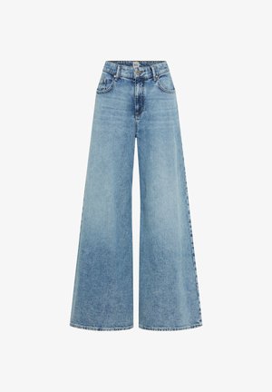Hoge taille, lichtblauwe wijde jeans met steekzakken aan de voorkant, riemlussen en knoopsluiting. Zachte, vervaagde denimtextuur.