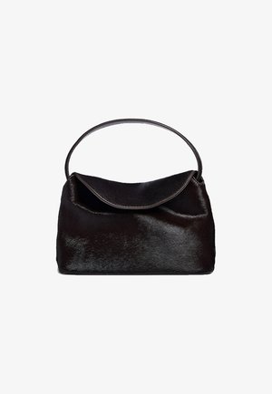 Must must nahkk käekott, mis on valmistatud tekstuuriga karvahud nahast, ümara sangaga ja klapiga sulgemisega. Siseosa on sile ja pehme servadega.