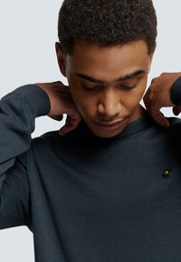 NO EXCESS TIMELESS TWO TONE  - Strickpullover - dark blue