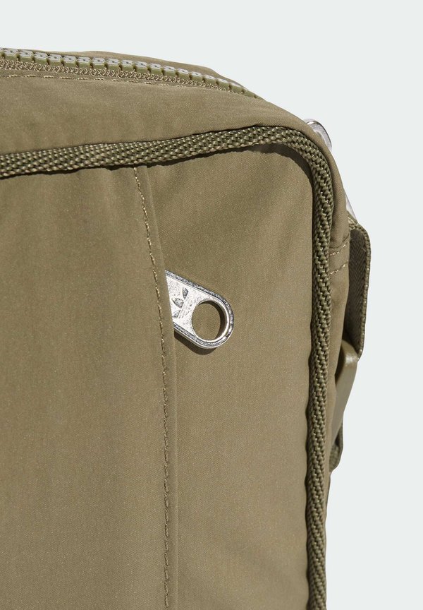 Cross body bag - olive strata4