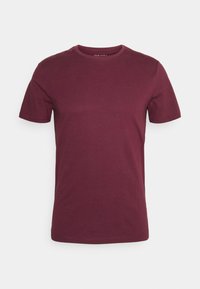 Camiseta de manga corta burdeos hecha de algodón, con cuello redondo, diseño liso y textura suave sin ningún patrón o acentos visibles.