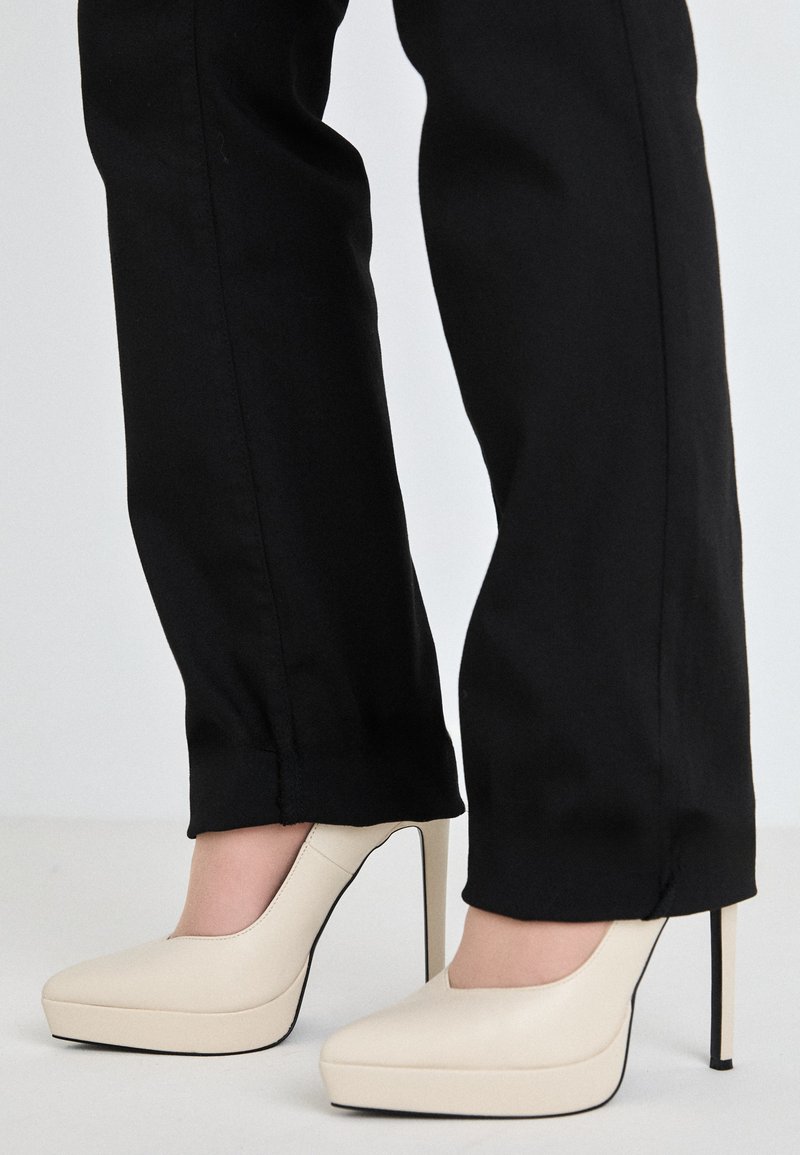 Even&Odd Wide Fit Hoge hakken beige