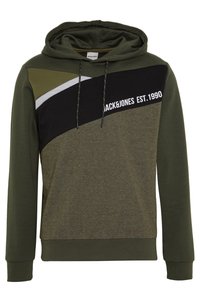 Felpa con cappuccio verde oliva con un design a blocchi di colore che presenta sezioni nere, olive e grige. Include lacci e logo con "EST.1990."
