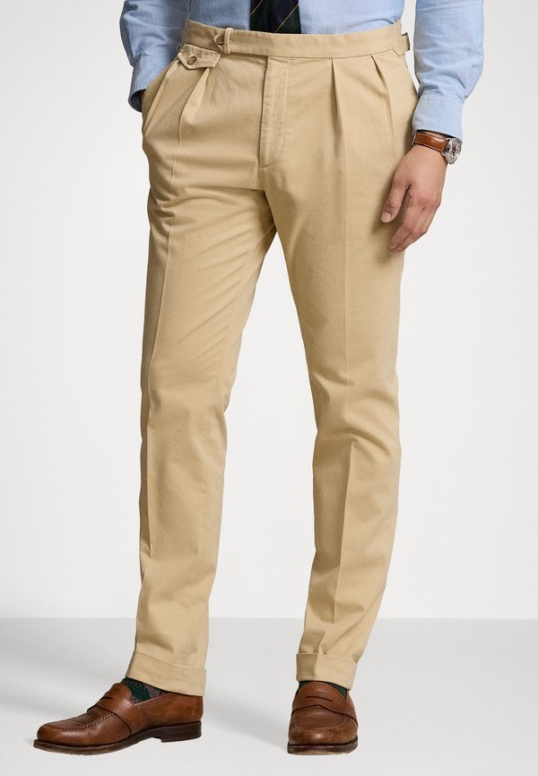GARMENT-DYED STRETCH CHINO SUIT TROUSER - Chinos - tan