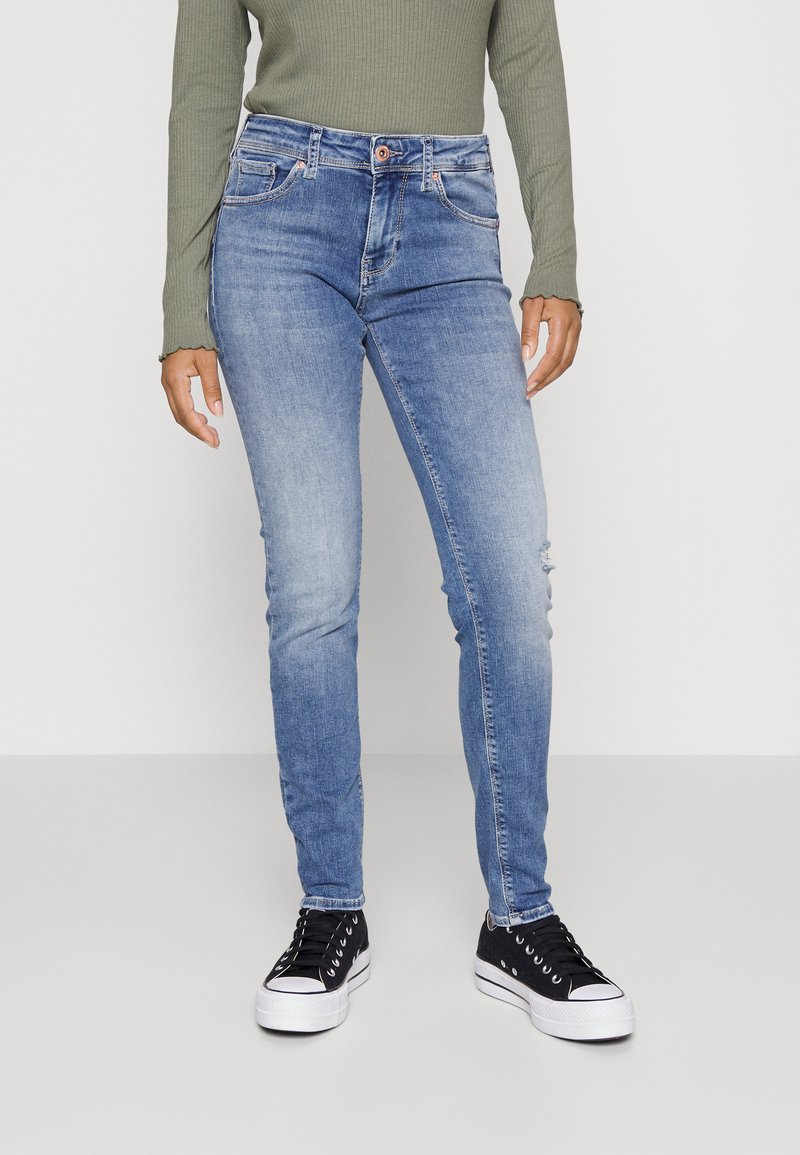 Vero Moda Petite VMLUX SLIM DESTROY - Calças de ganga de corte skinny - medium blue denim