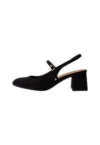 Zapato de mujer en ante negro tipo slingback con una correa de hebilla dorada y un tacón cuadrado, presentado de perfil lateral sobre un fondo blanco.