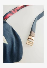 Unselected, navy blue floral