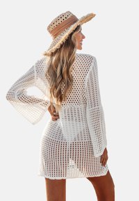 Cupshe Strickkleid - white