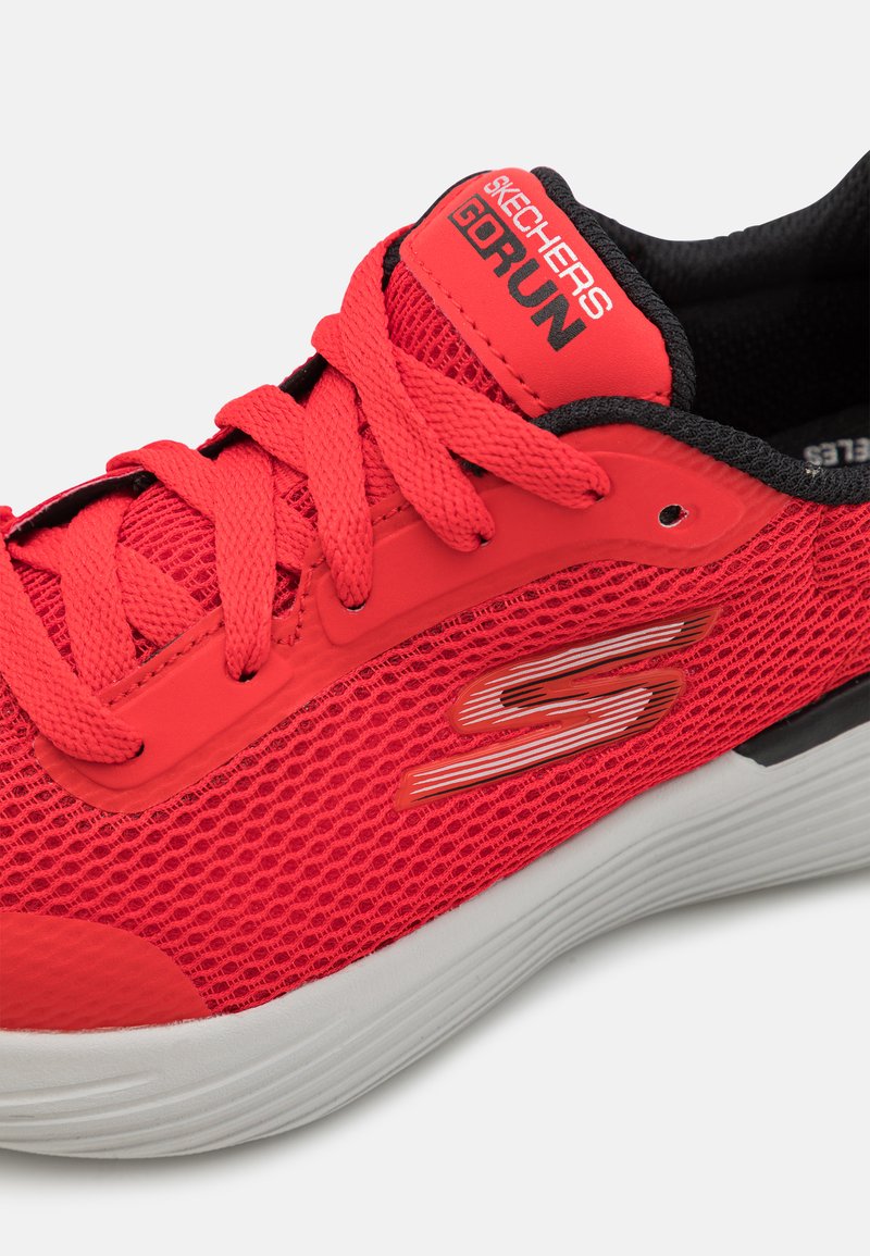Skechers BOYS GO 400 V2 OMEGA Zapatillas de running neutras - red/black/rojo - Zalando.es