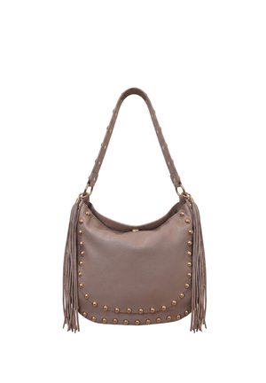 Sac à épaule en cuir taupe avec des clous dorés délimitant le devant, une large bandoulière et des franges pendantes de chaque côté.