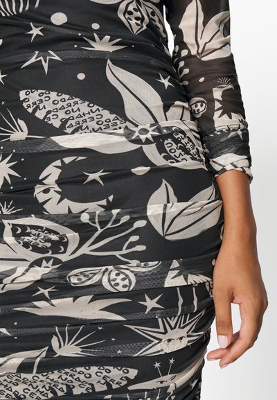 Farm Rio CERRADO SKY DRESS - Vestido de dia - black/white