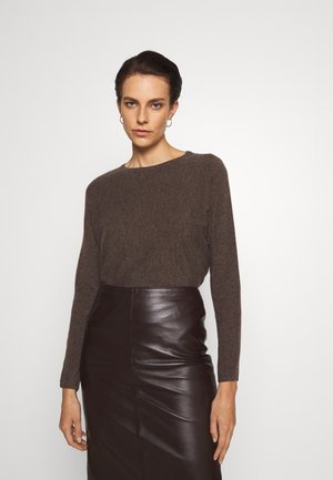 Davida Cashmere CURVED SWEATER - Stickad tröja - cacao
