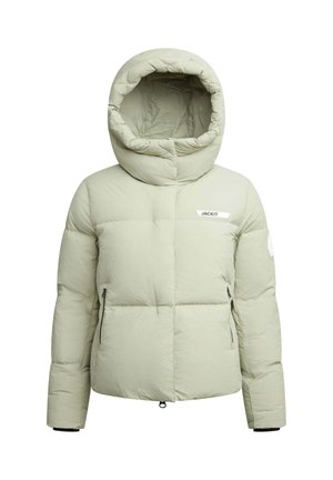 Giacca leggera e gonfiata di colore verde chiaro con un ampio cappuccio, tasche con zip e un logo ricamato. Presenta un design trapuntato e polsini elastici.