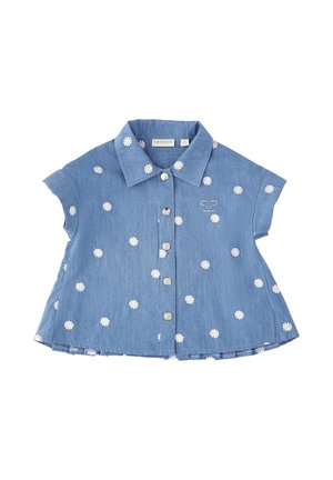 Niebieska koszula z denimu z krótkim rękawem, zapinana na guziki z przodu, z białymi nadrukami stokrotek i kołnierzykiem, zaprojektowana dla dzieci.